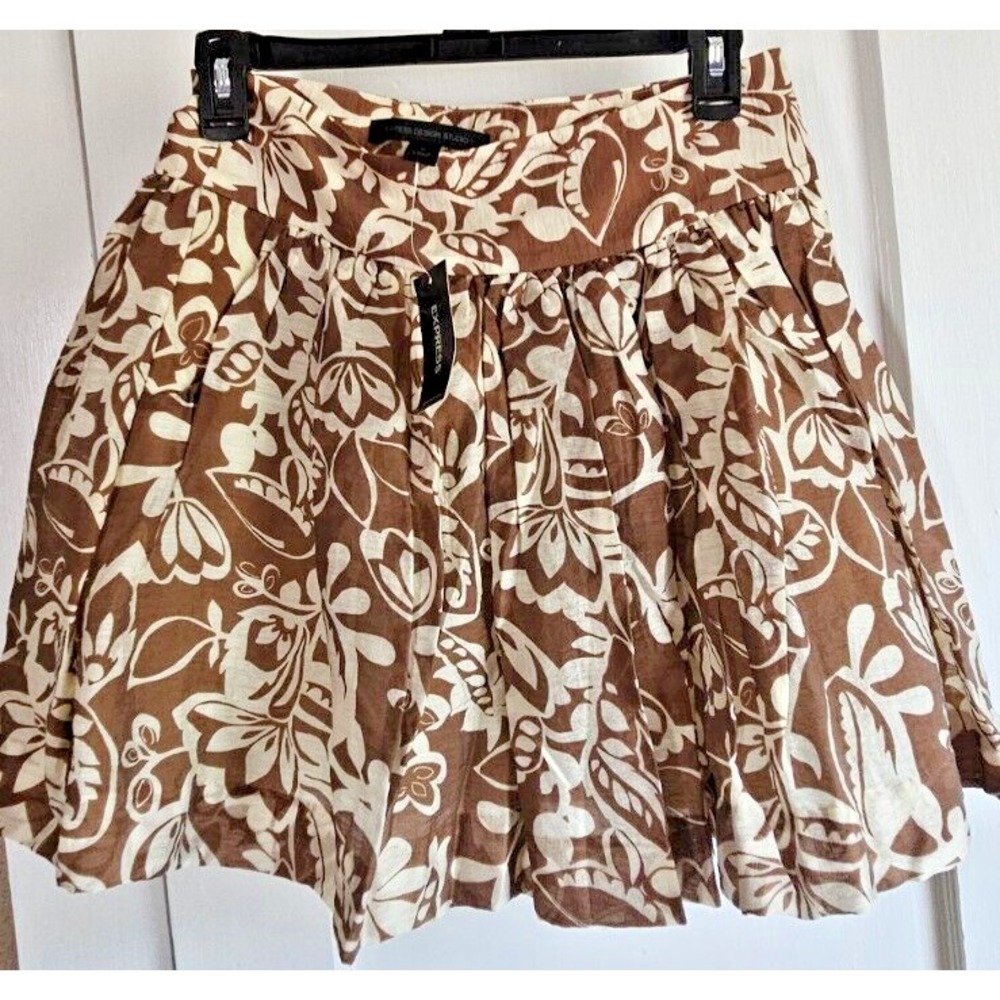 NWT EXPRESS design studio floral brown pleated ruffle skirt women Sz 0 linedā